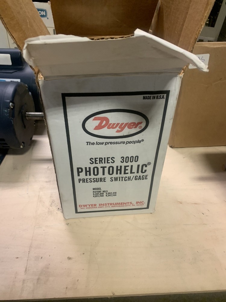 Dwyer Switch #3000, NOS, (PLAS-7)