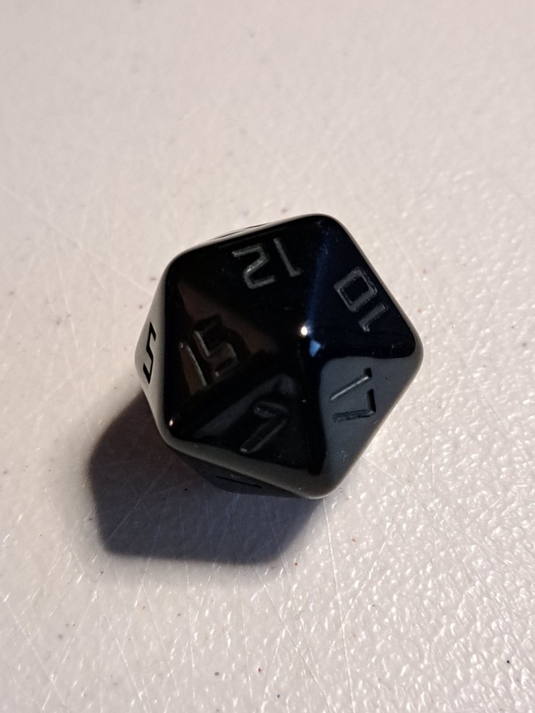 D20 Chonk Black UNINKED