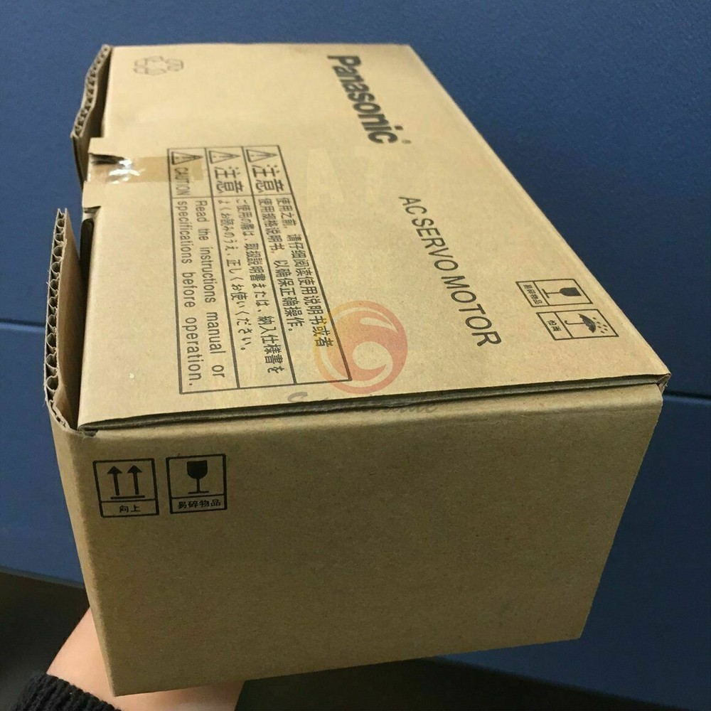 1PCS New Panasonic servo motor MSM5AZA1Q