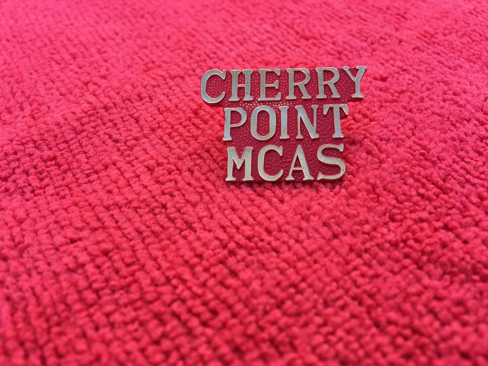 USMC CHERRY POINT TEXT HAT/LAPEL PIN