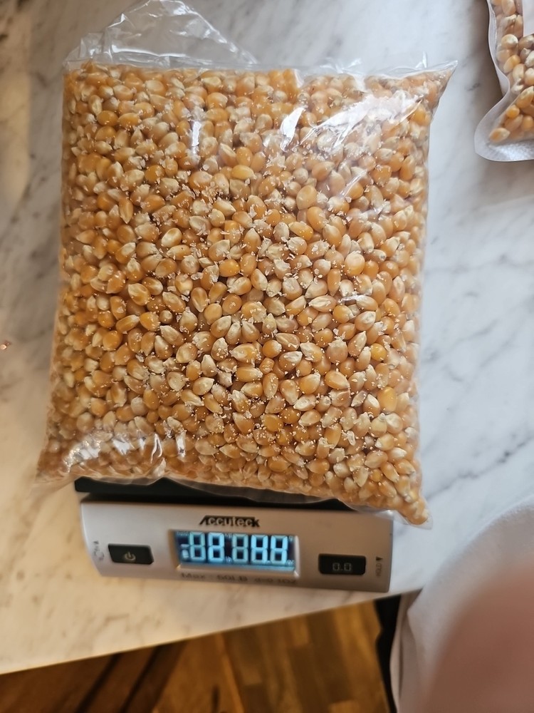 Corn Popcorn Kernels 2 lb. 5 oz. Yellow Original and Crunchy Nuts Ceylon