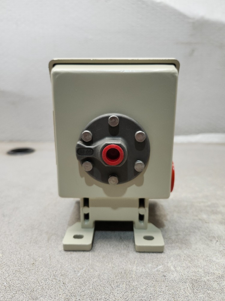 NEW IN BOX ASHCROFT PRESSURE SWITCH LPDN4GGB25