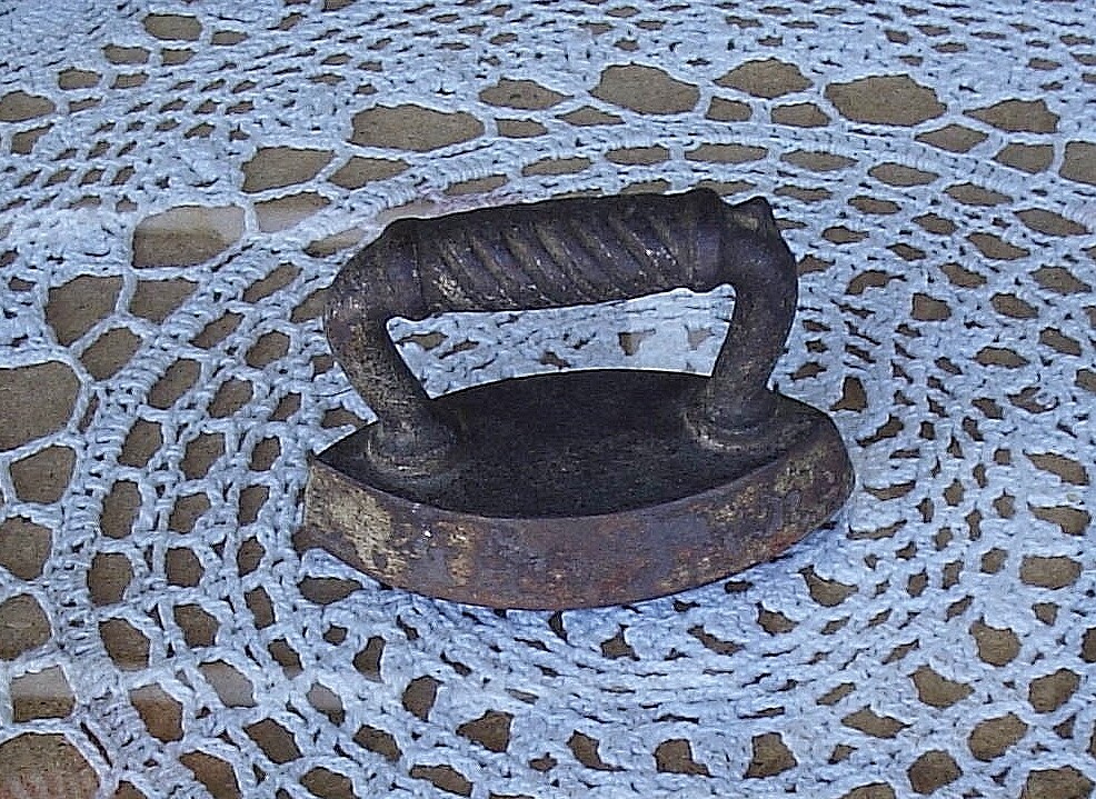 Small Cast Iron Flat Clothes Iron 3 1/2"