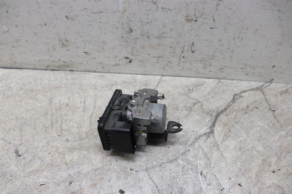 2013-2017 Kawasaki Ninja Ex300 ABS Pump Brake Control Unit Module