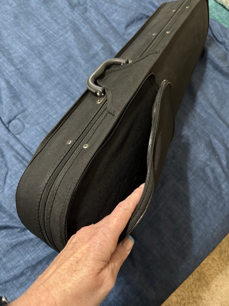 1/2 Violin Case/Gig Bag Backpack preowned nice! ￼