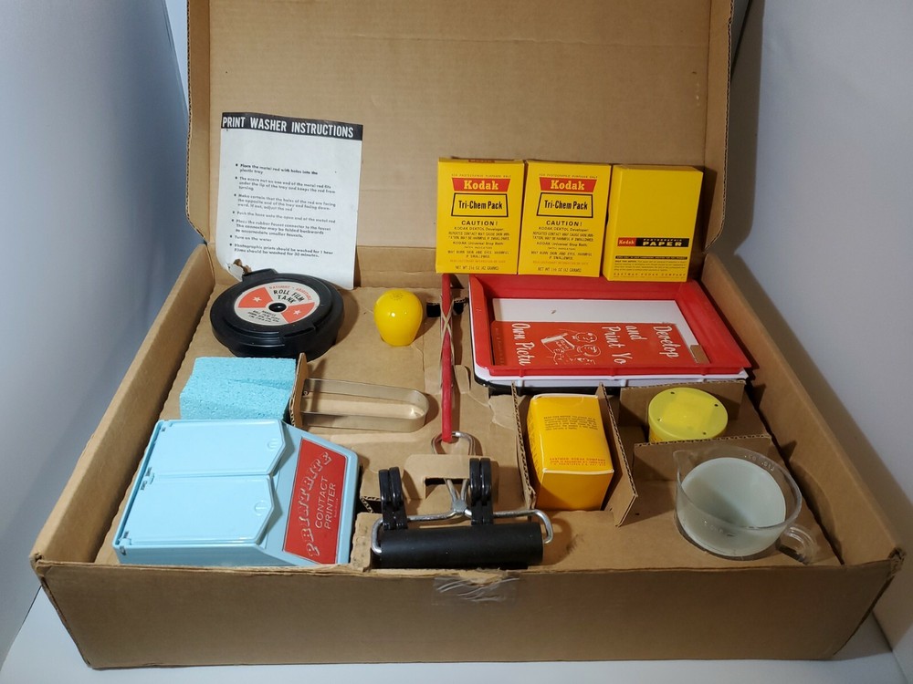 Vintage Kodak Photograph Developing Kit RARE