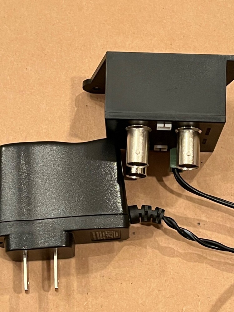 HUNT Electronics HTA-CD102 Video Distributor NEW