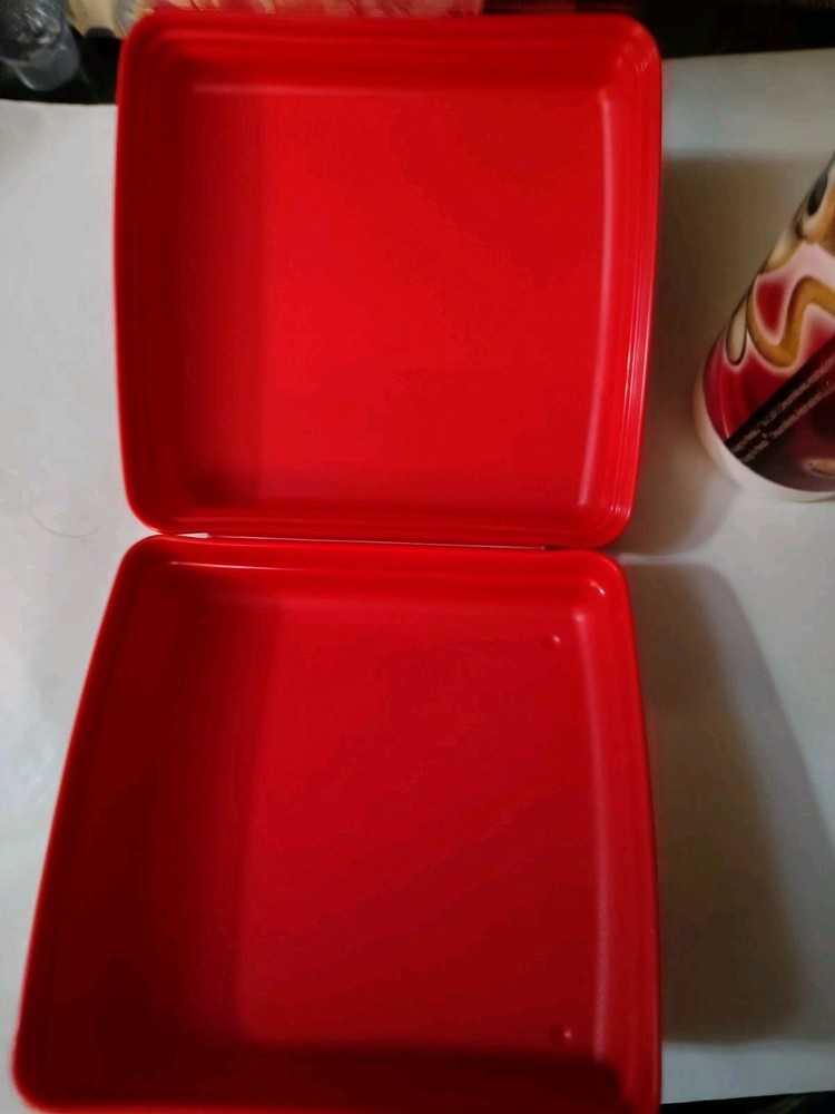 2011 Kung Fu Panda Tupperware Sandwich Container And Cup