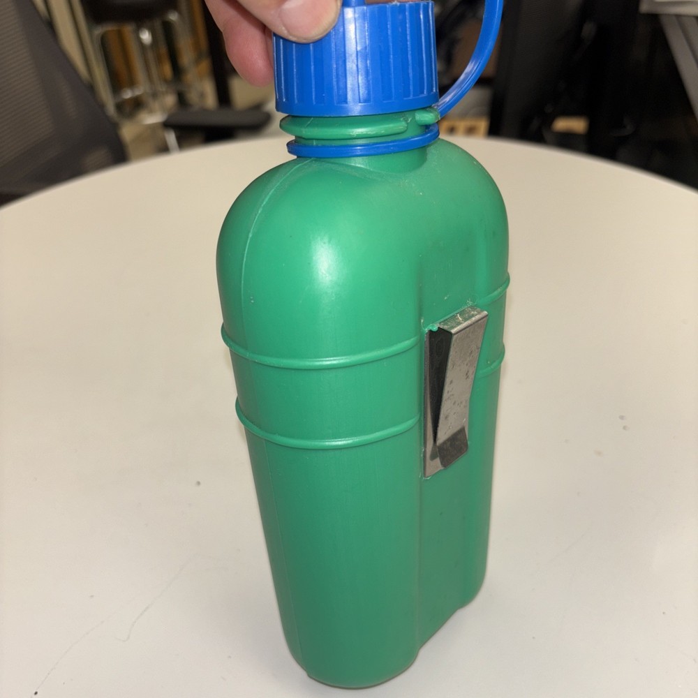 Vintage 1 Quart Green Canteen