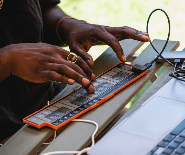 Korg nanoKEY Fold Keyboard. White.