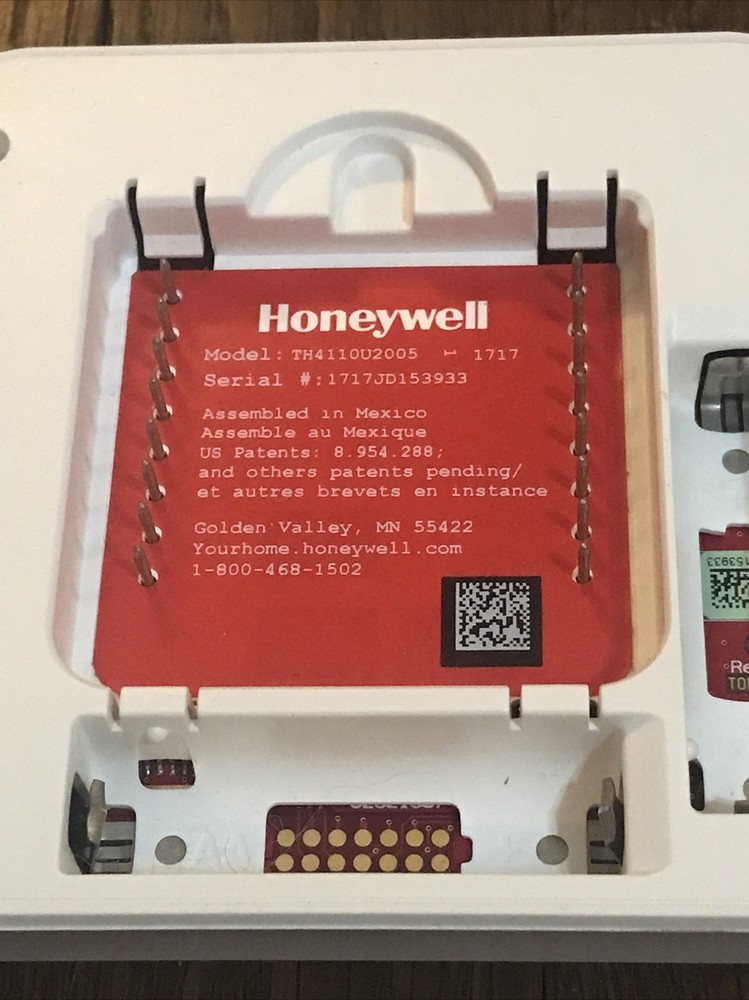 Honeywell T4 Pro Programmable Thermostat - TH4110U2005/U