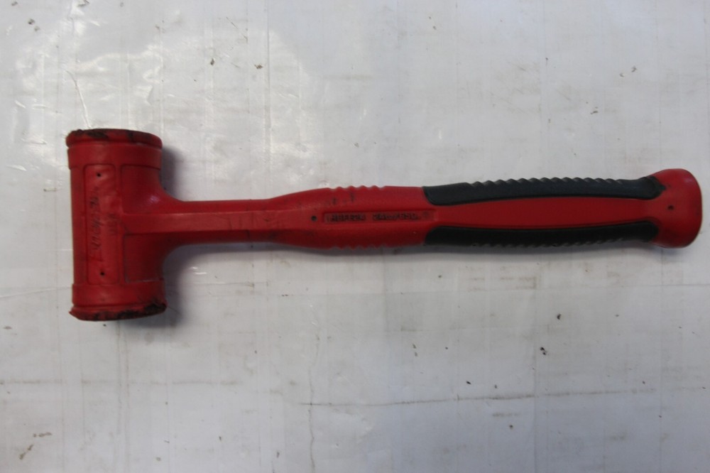 Snap-On Tools 24oz Dead Blow Hammer. HBFE24. Soft Grip. Red NICE!