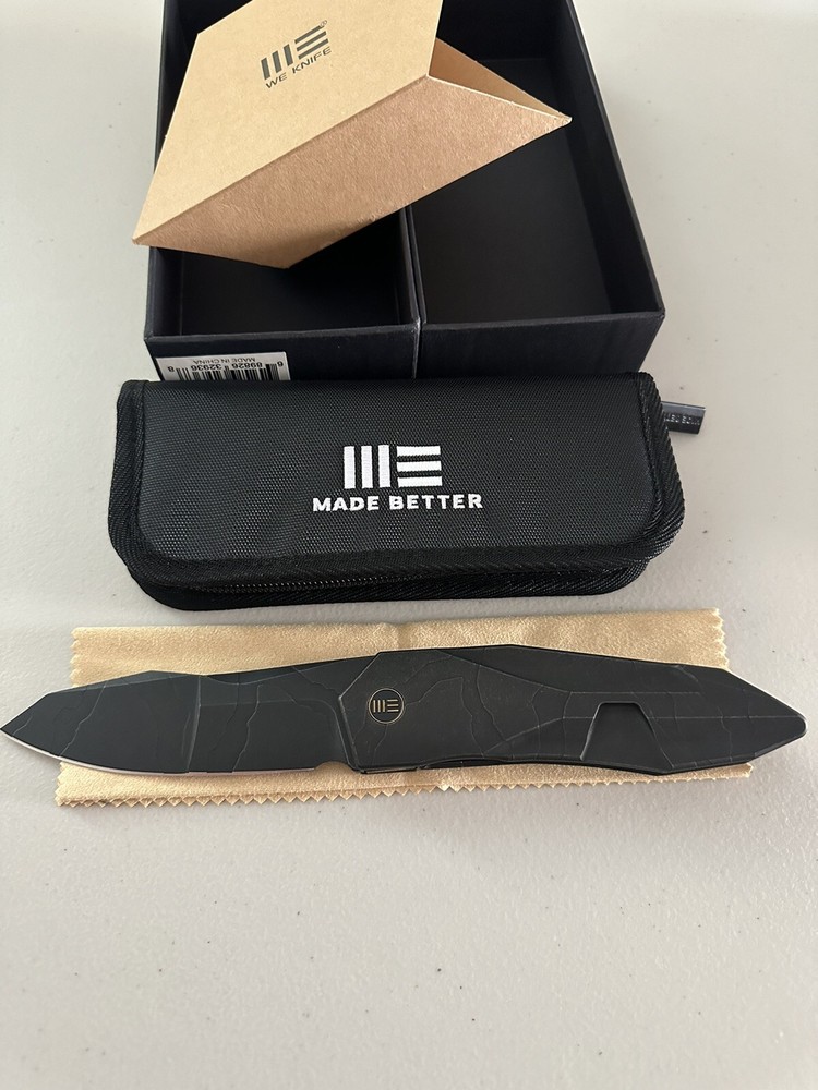 We Knife Solid Flipper Black Etch Integral Ti Handle & Black Etch 20CV WE22028-5