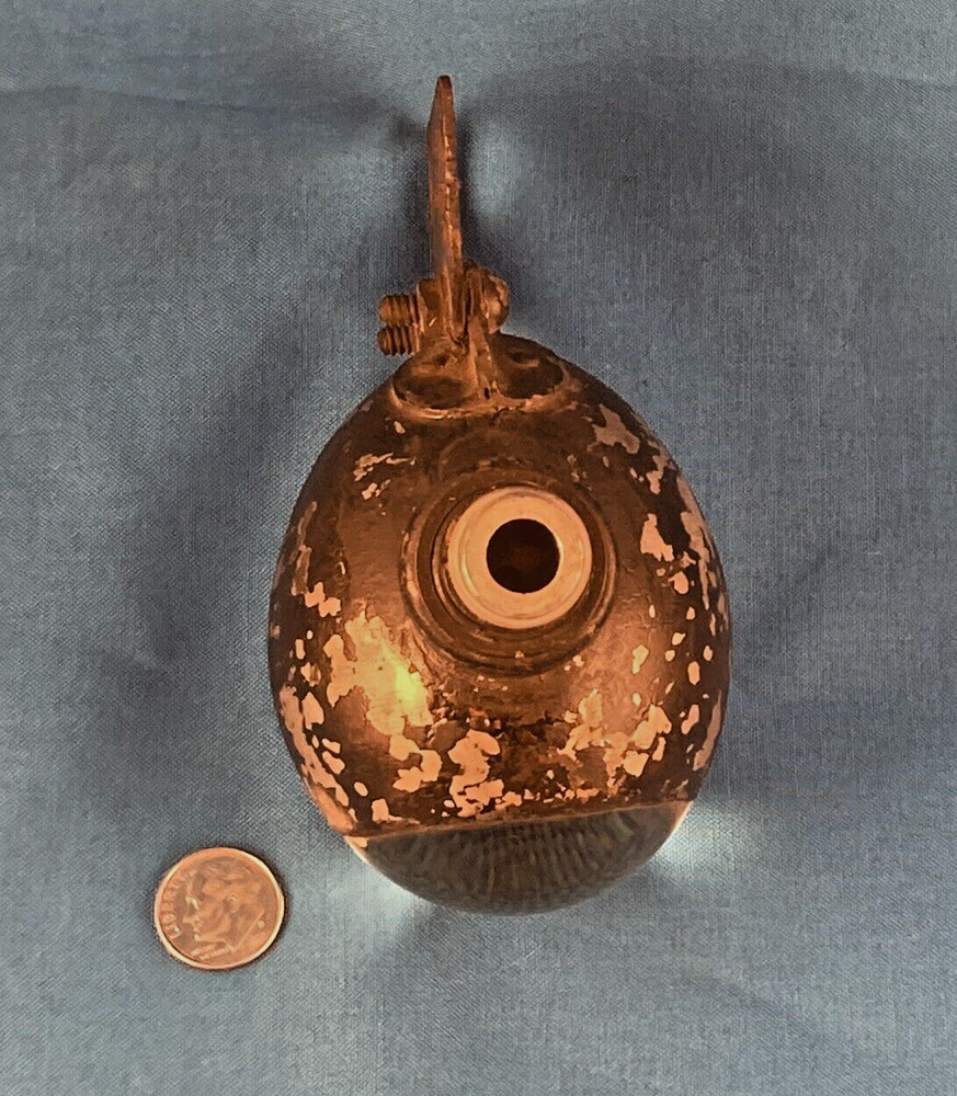 VINTAGE EGG-SHAPED AIRPLANE RUNNING/NAVIGATION LIGHT w/LIGHT SOCKET STAMPED CAY