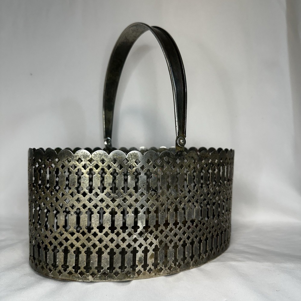 International Silver Co 1991 Silver Plated Basket No Box