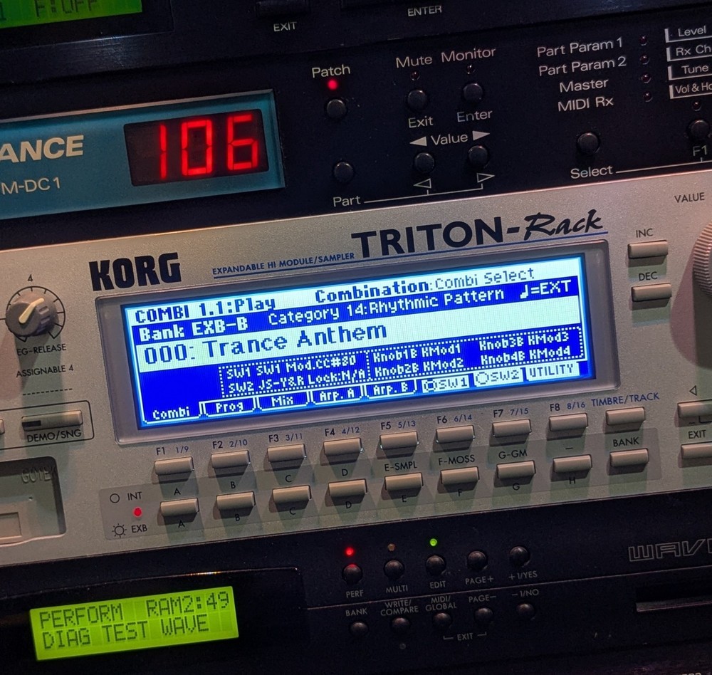 KORG TRITON Rack LUX Custom ASTN LED Display !