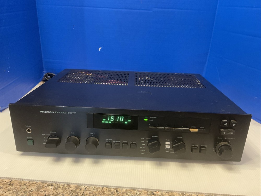 Vintage Proton 950 Receiver Powers On Read Description