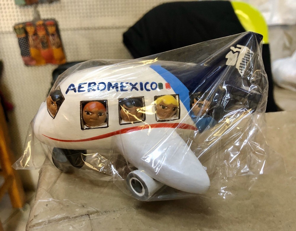 HAND PAINTED AEROMEXICO CERAMIC PLANE