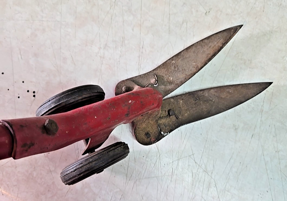 Vintage Edging Shears on Wheels w/ Long Remote Handle