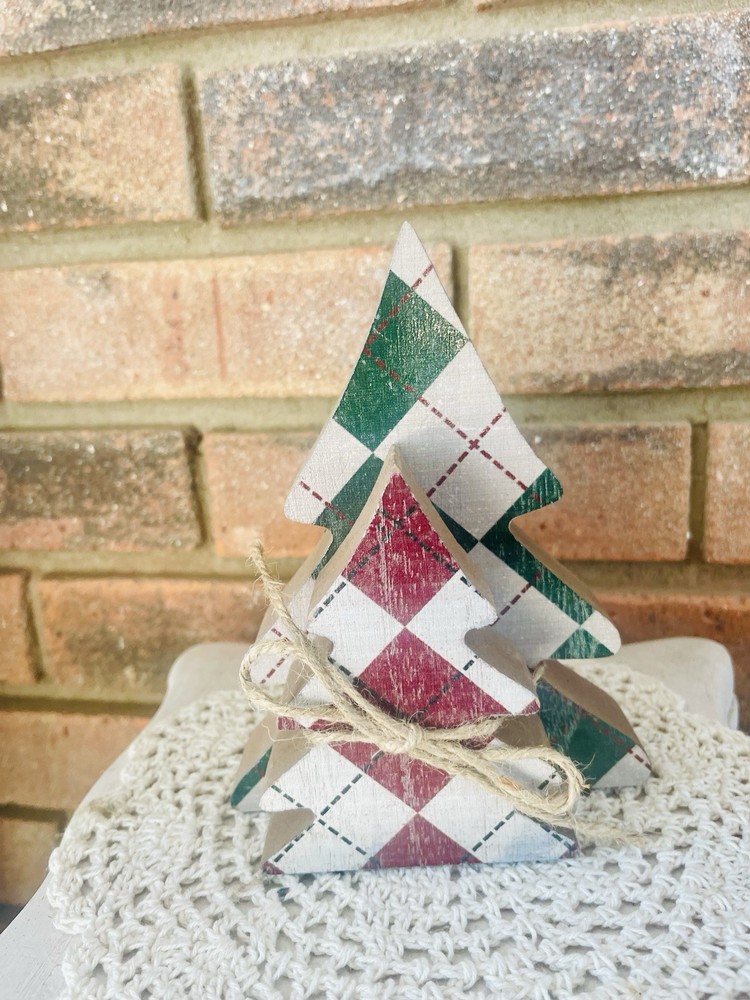 Distressed Wooden Plaid Christmas Trees 2 Pc Set