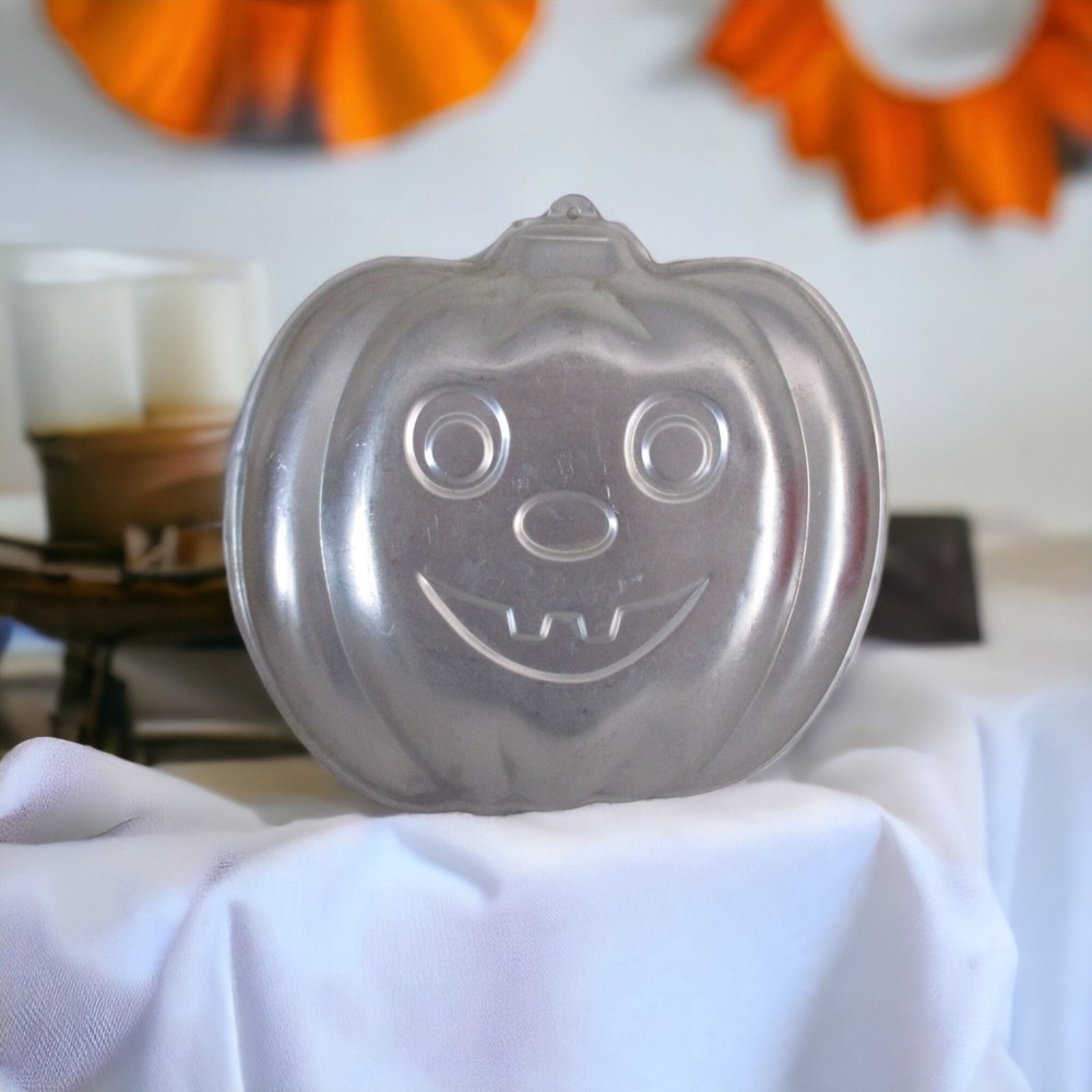 Vintage Wilton Pumpkin Cake Baking Pan 1987
