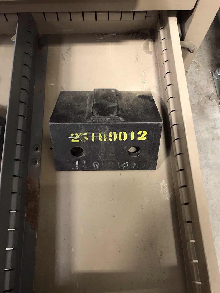 Mack Bumper Bracket 25189012