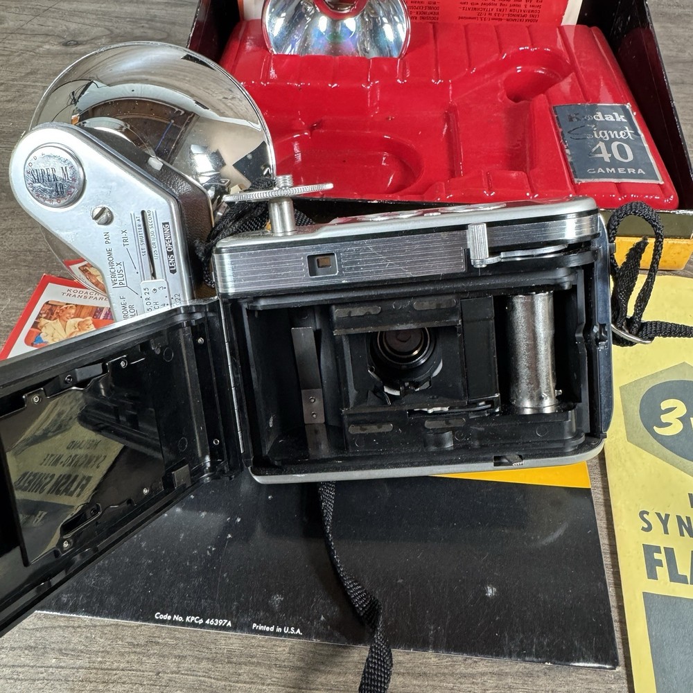 Kodak Signet 40 46mm Camera with Case & flash in Original Box