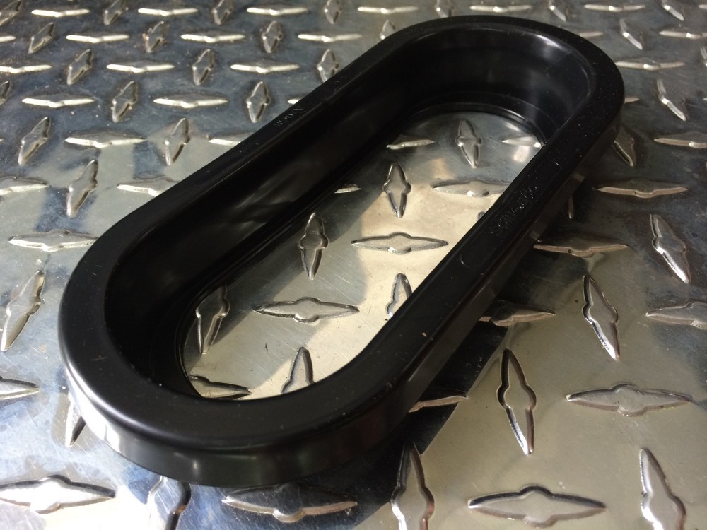 6" Oval LED / Incandescent  trailer light GROMMET fits 6" Oval light