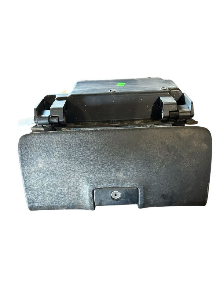 SILVRDO15 2017 Glove Box 18748
