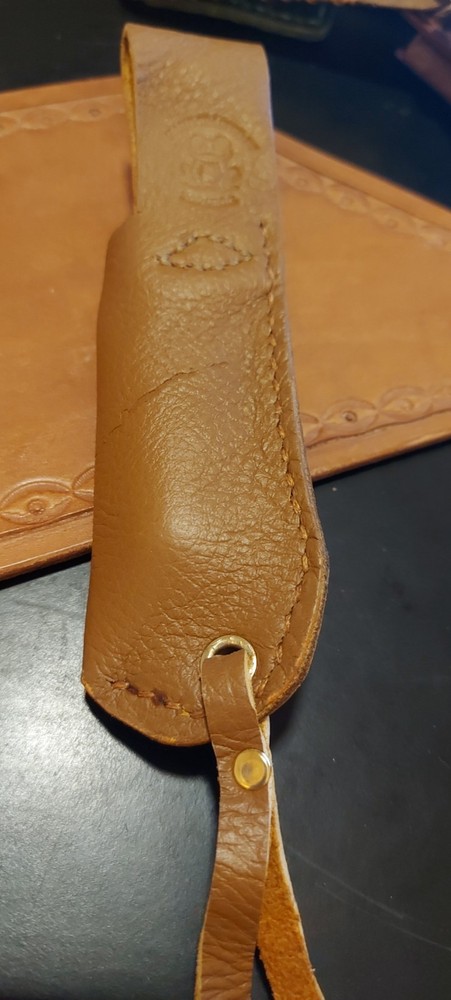 rich leather folding knife sheath for belt rt. hand pull handmade in USA