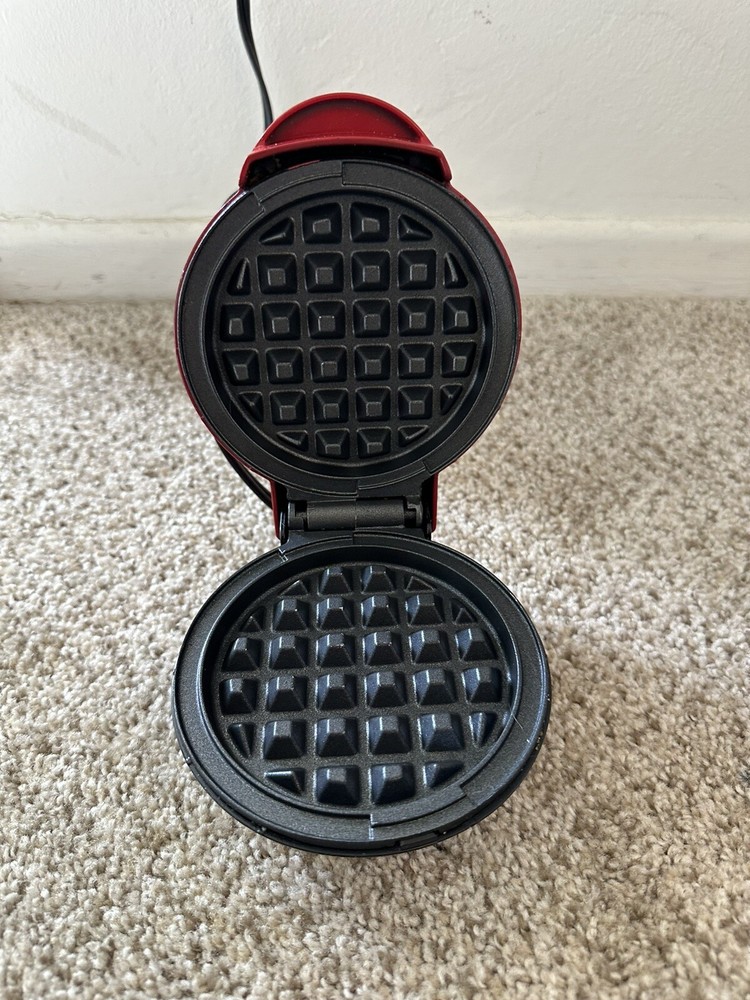 DASH MINI WAFFLE MAKER - RED,4 Inch,DMW001RD