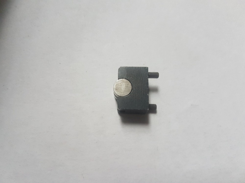 80's STEINBERGER GUITAR TREMOLO SADDLE