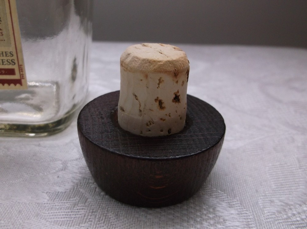 Elijah Craig Small Batch 94 Bourbon Whiskey Bottle - Empty 750 ml Wood Stopper