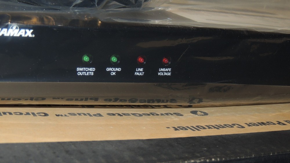 Panamax Max 4300 Audio Video System Noise Filter and Power Controller