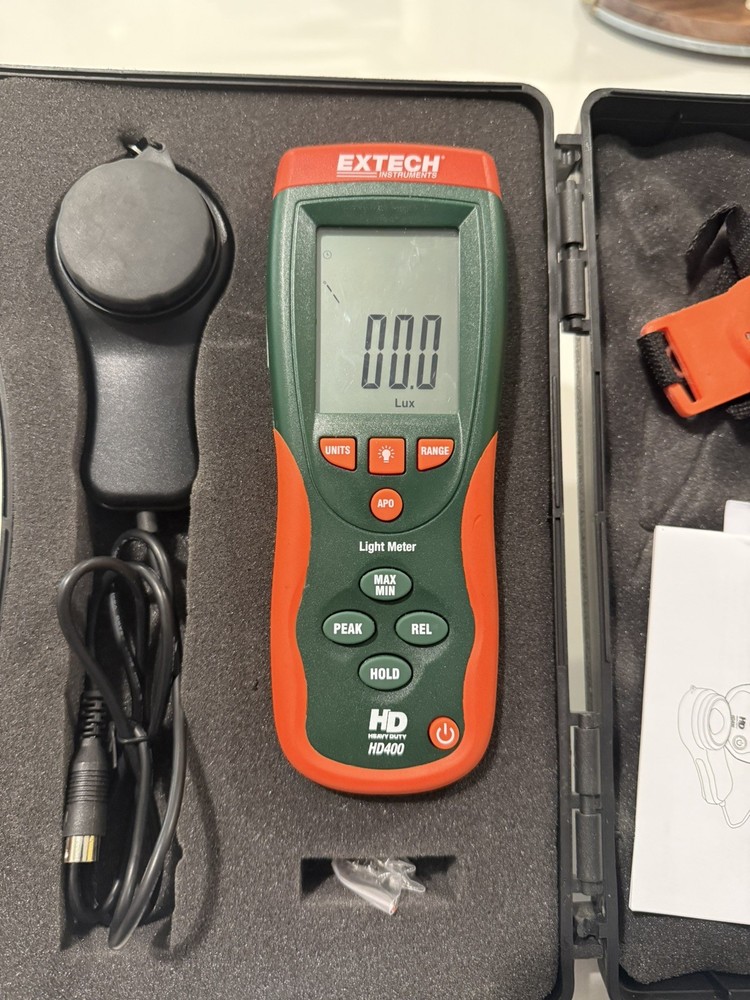 EXTECH INSTRUMENTS LIGHT METER HD400 COMPLETE with CASE MANUAL CD + ISSUE