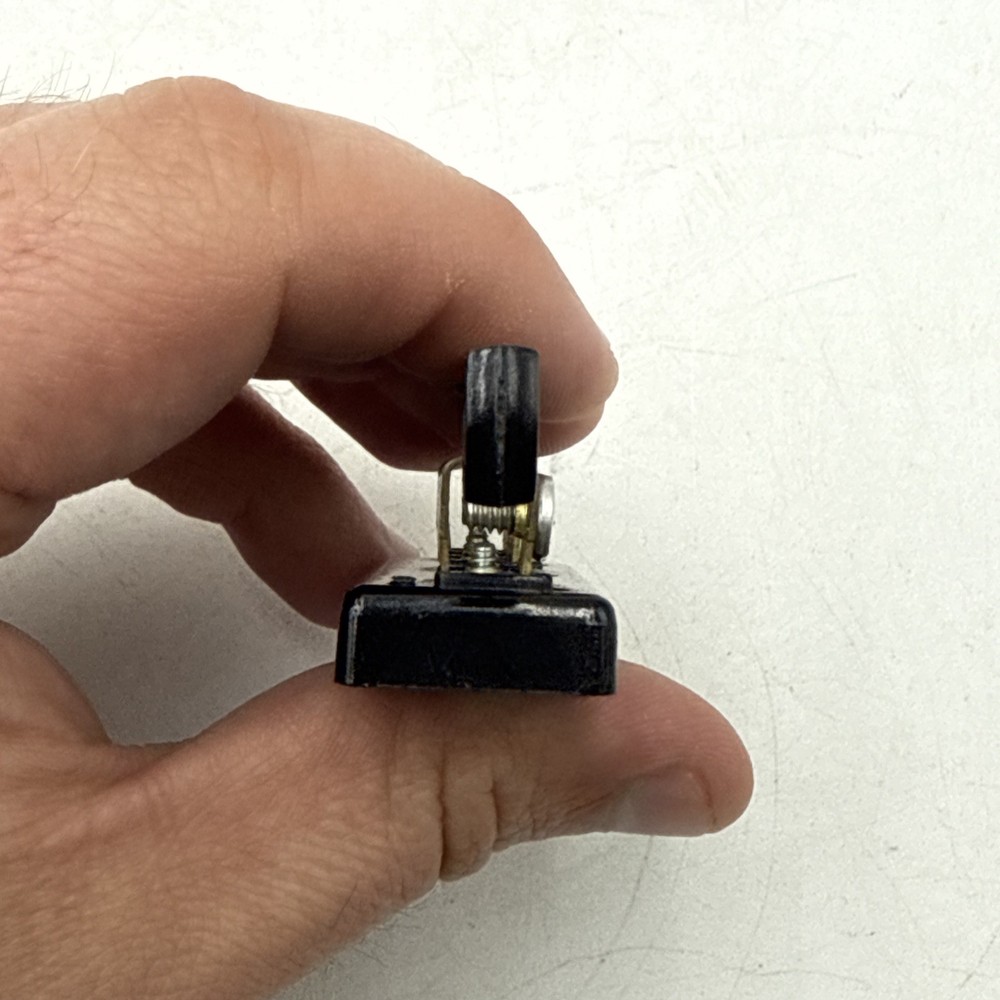 VINTAGE LEVITON BAKELITE SINGLE POLE DOUBLE THROW KNIFE SWITCH