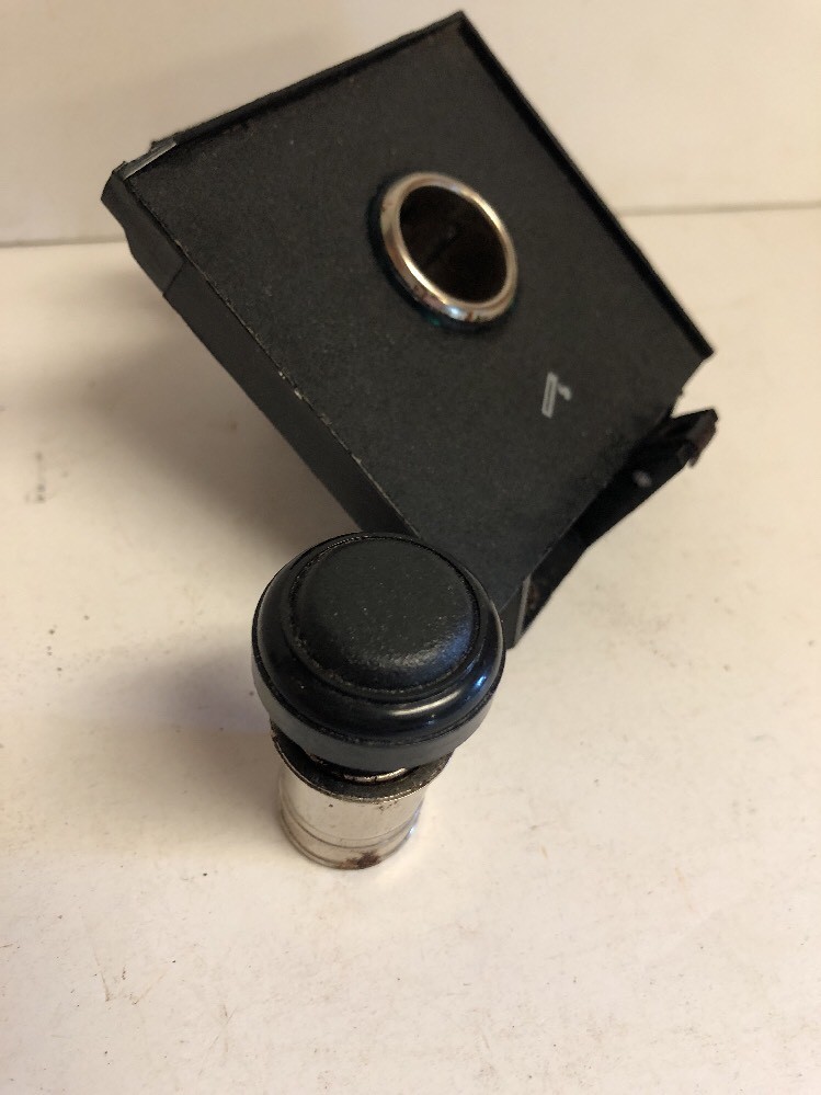 93-95 Jeep Cherokee Cigarette Lighter Panel With Lighter