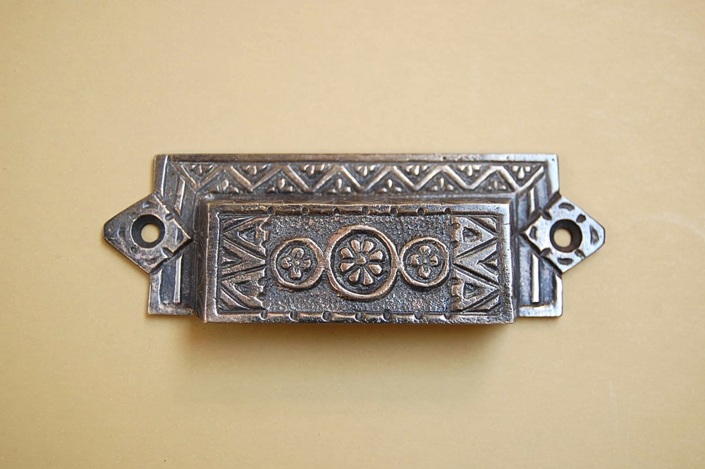 Great Vintage Design Victorian Drawer Pull-Bin Pull, Antique Brass Finish #404 H