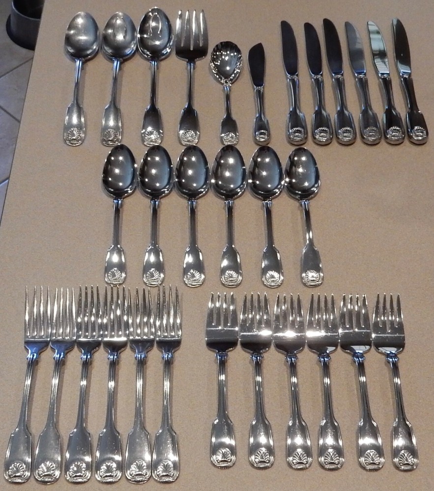 REED & BARTON COLONIAL SHELL FLATWARE STAINLESS SILVERWARE 30 PC. LOT
