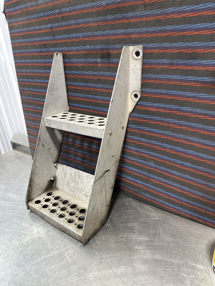 Kenworth T800 FRAME STEP 3706759