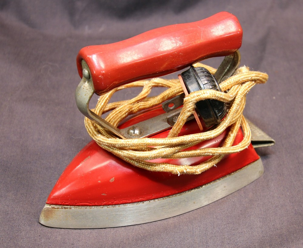 Antique Electric Travel Iron Samson Panelmatic Jr. c1940's Red