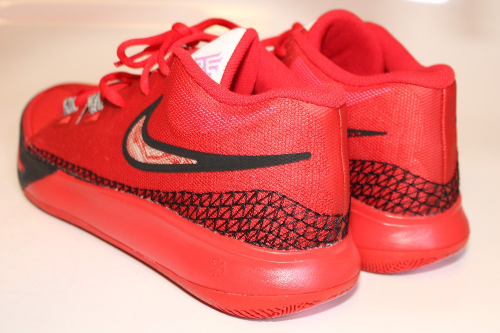 Nike Kyrie Flytrap 6 University Red DM1125-600