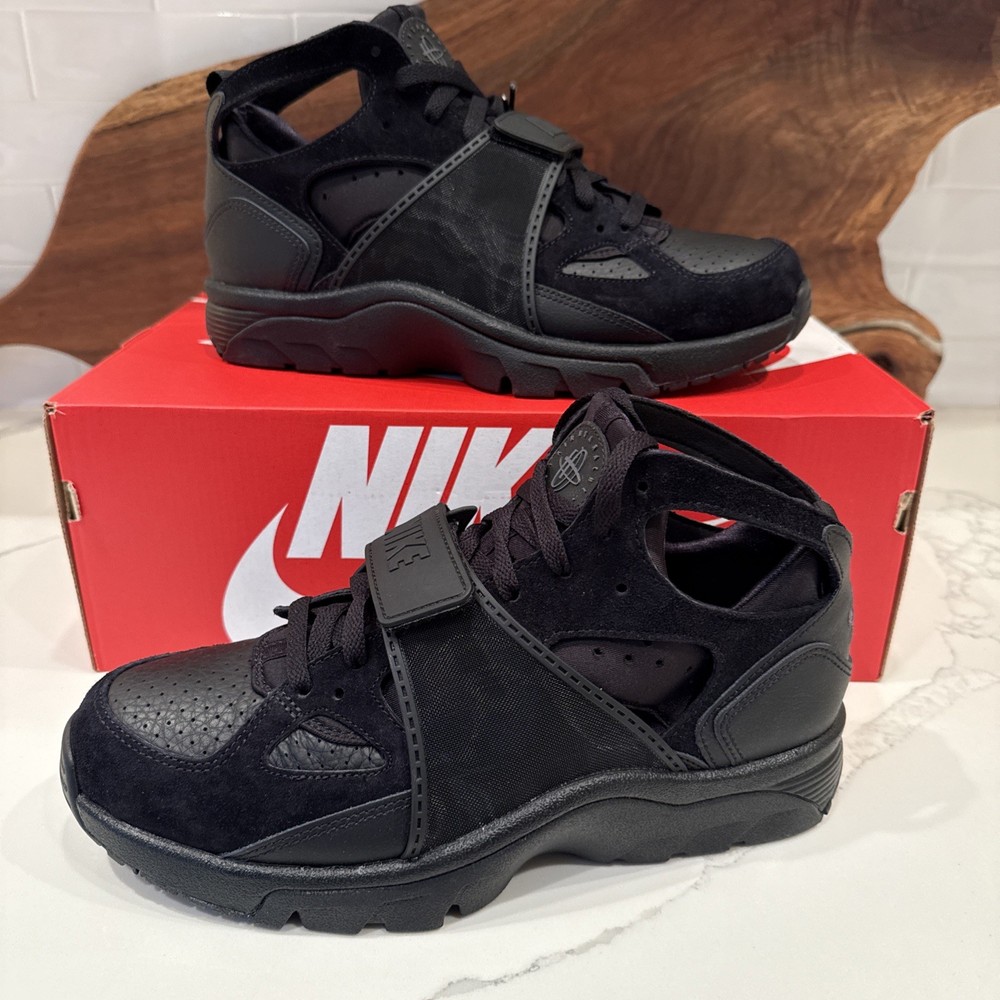 MENS NIKE AIR TRAINER HUARACHE SIZE 10 - Black/Black IB0497-002