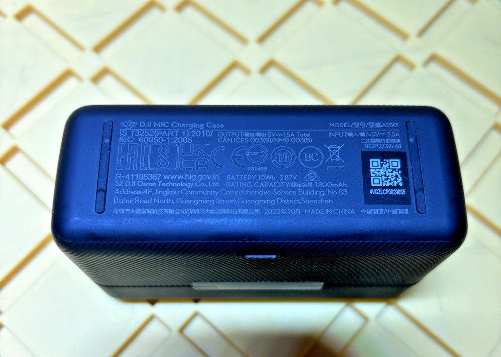 DJI Mic Wireless Dual \Microphone System with Charging Case & Soft Covers