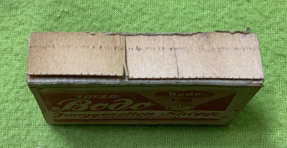 Vintage 10 Set Metal Bodo Junggesellen-Knopfe Rivets