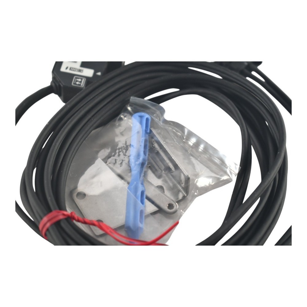 NEW Keyence LV-NH32 Sensor head, Spot Reflective, Adjustable beam spot
