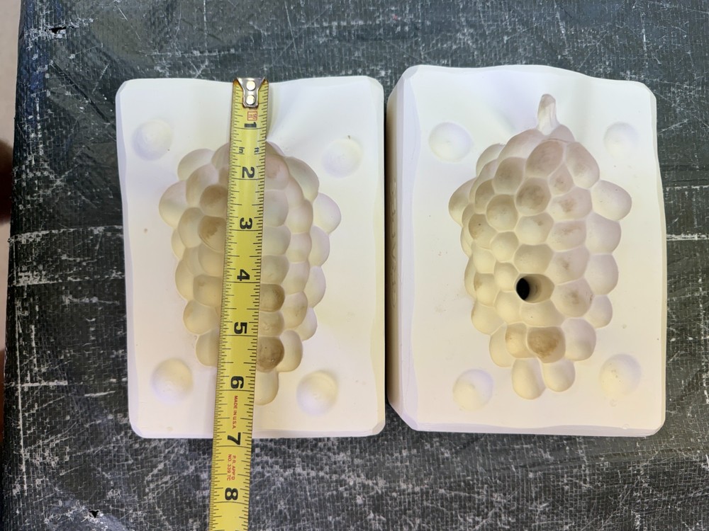 VINTAGE BOOTHE CERAMIC MOLD #1127 GRAPES