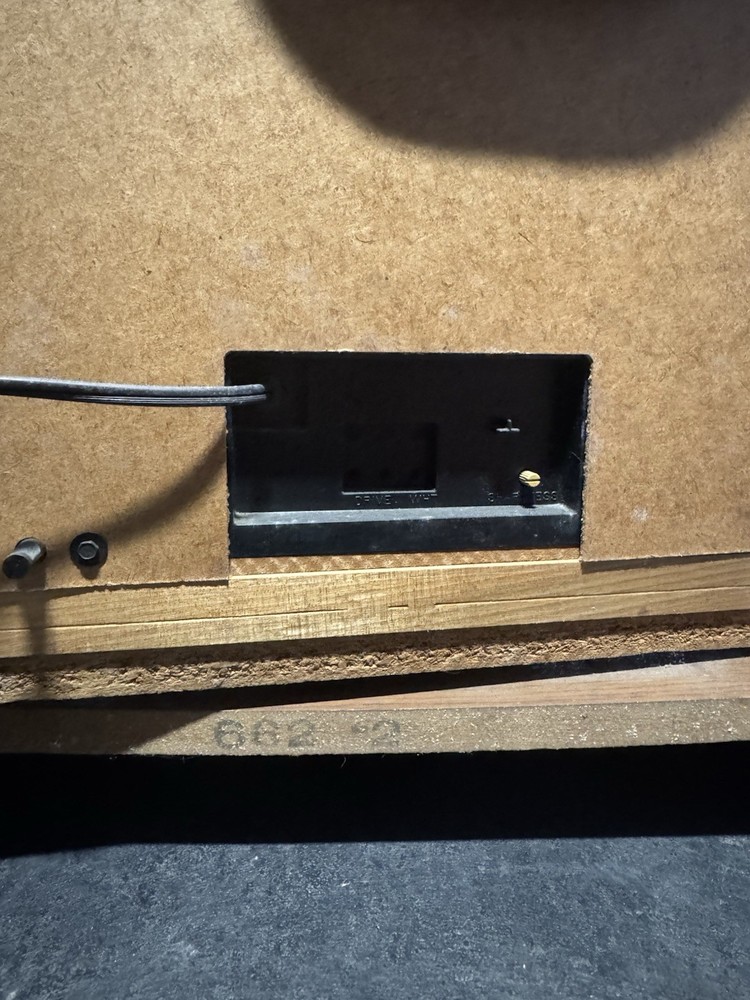 RCA VINTAGE TELEVISION model GLR663TR V120