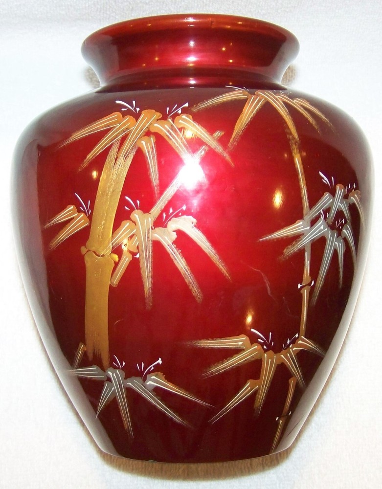 RED LACQUER LIKE VASE - BAMBOO SHOOTS