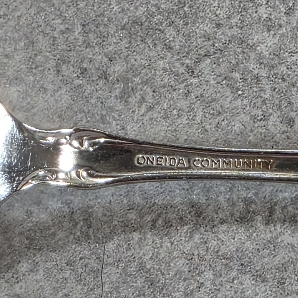 88 Pc ONEIDA Community BRAHMS Stainless Steel FLATWARE Set Serves For 12 Extras